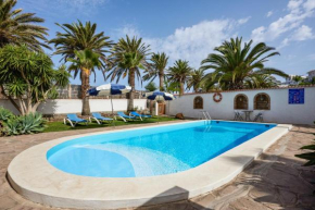 One bedroom house with shared pool furnished terrace and wifi at Buenavista del Norte 1 km away from the beach